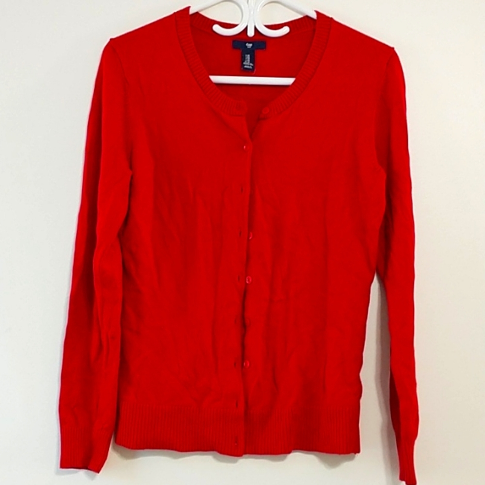 Gap sweater